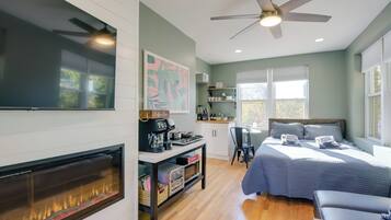 Iron/ironing board, internet, bed sheets