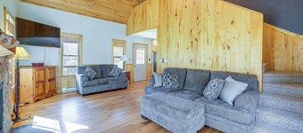 Scenic Getaway, 10 Mi to Snowshoe Mountain & Lake!