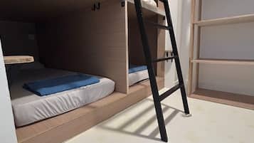 Dormitorio compartido Confort, solo para mujeres, baño privado | Espacio para trabajar con laptop y wifi gratis