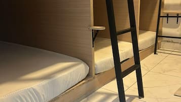 Comfort Shared Dormitory, Mixed Dorm, Non Smoking, Penyaman udara | Ruang kerja komputer riba, Wi-fi percuma