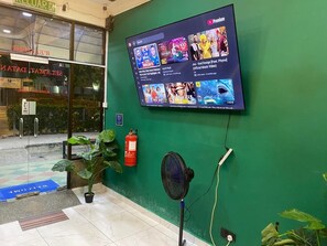 Living area - Global Inn Hostel (Kuala Lumpur)
