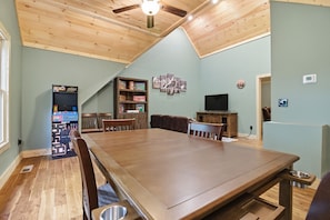 غرفة الألعاب