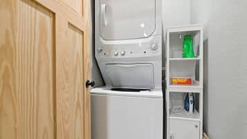 Casa Prestigio, 3 habitaciones, hidromasaje, junto a la montaña | Lavandería