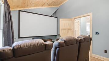 Signature-Haus, 3 Schlafzimmer, Whirlpool, Bergseite | Fernseher