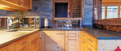 Micro-ondes, four, lave-vaisselle