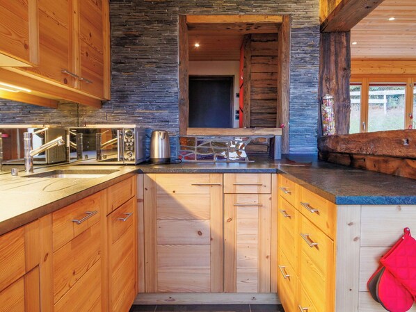 Microwave, oven, dishwasher