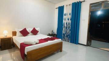 3 chambres, fer et planche Ă repasser