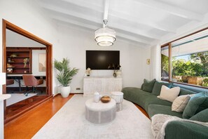 Televisión, chimenea