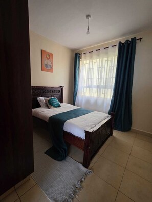 3 dormitorios, tabla de planchar con plancha, Internet y ropa de cama