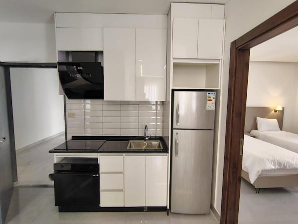 Sistema de insonorización, tabla de planchar con plancha, wifi gratis