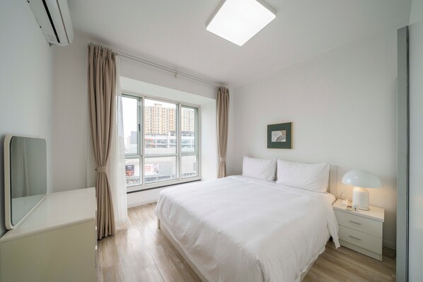 Superior Apartment, 4 Bedrooms, City View | Iron/ironing board, free WiFi