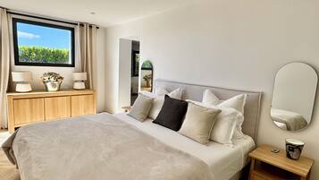 3 chambres, fer et planche à repasser, Wi-Fi gratuit, draps fournis