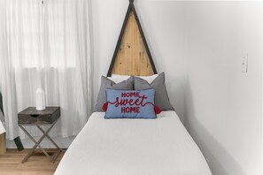 3 عدّة غرف نوم ومكتب ومكواة/لوح كي وسرير سفر