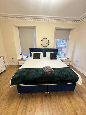 1 bedroom, iron/ironing board, Internet, bed sheets - Apartment 3- 216 high Street (Arbroath)