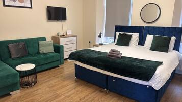 1 bedroom, iron/ironing board, internet, bed sheets