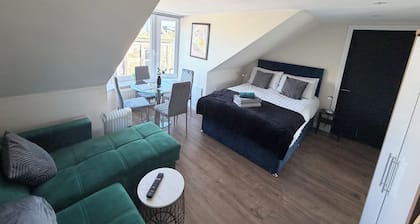 Apartment 5- 216 High Street