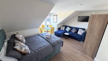 1 bedroom, iron/ironing board, internet, bed sheets