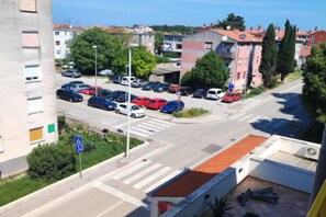 Property grounds - One Bedroom Apartment with Balcony (Pula)