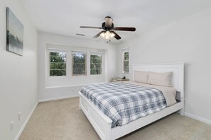 3 bedrooms, iron/ironing board, WiFi, bed sheets - Terrific 3-bedroom house with AC in charming Chino (Chino)