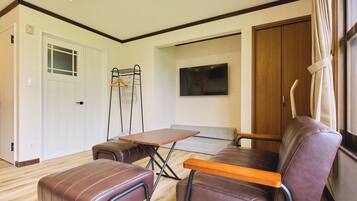 Comfort House, Non Smoking, Patio | Living area