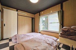 Comfort House, Non Smoking, Patio | Iron/ironing board, free WiFi, bed sheets