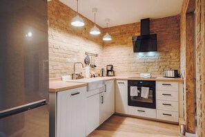 House, 3 Bedrooms | Private kitchen | Highchair