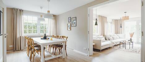 Maison, 3 chambres | Restauration dans la chambre