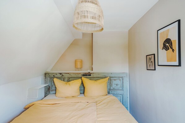 House, 3 Bedrooms | Blackout drapes, iron/ironing board, free WiFi
