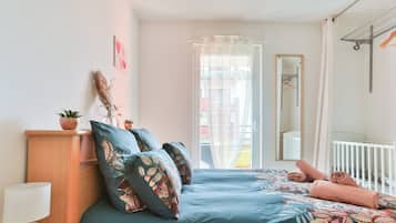 1 bedroom, iron/ironing board, internet, bed sheets