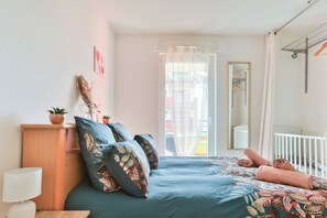 1 bedroom, iron/ironing board, Internet, bed sheets