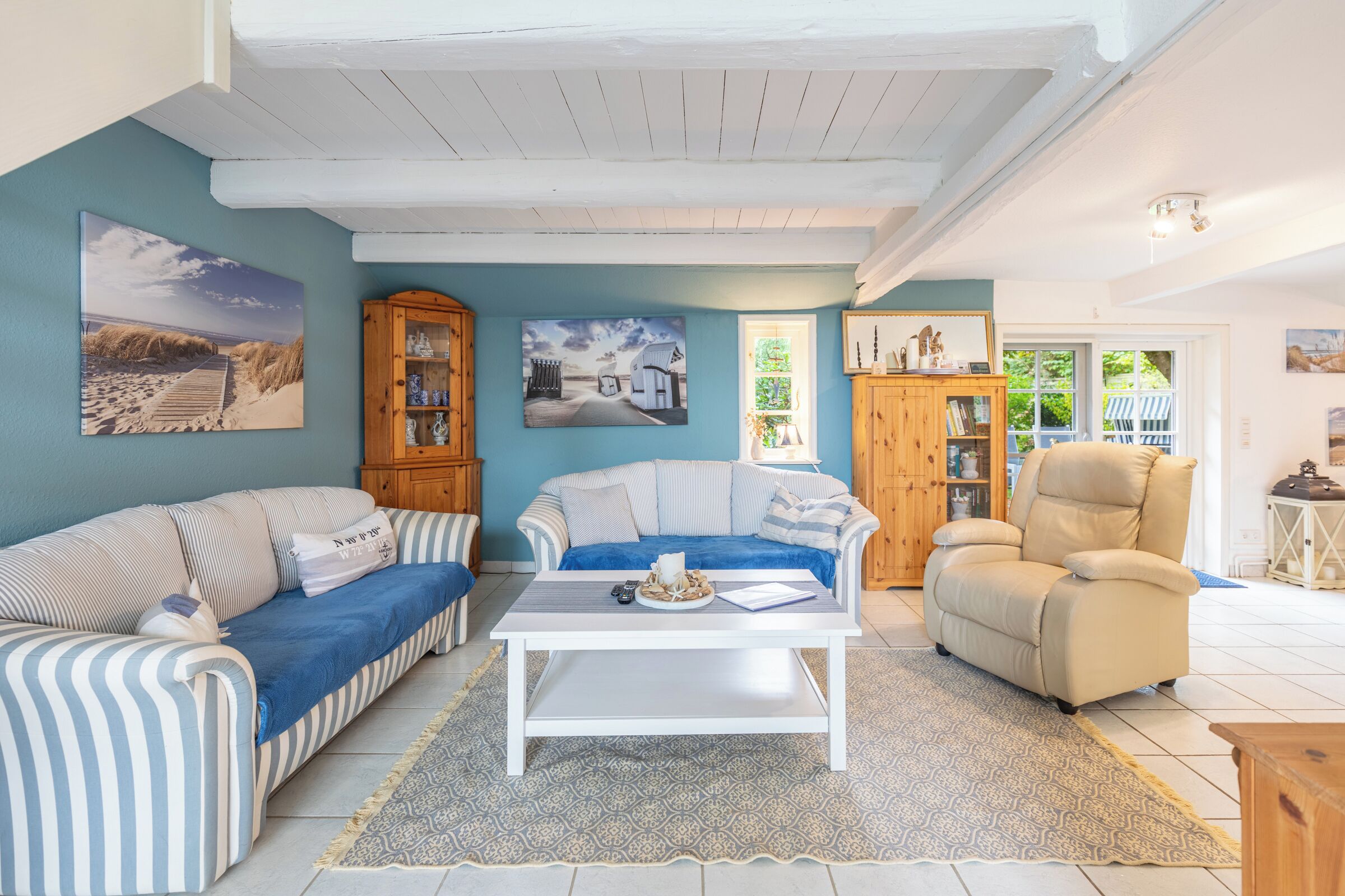 TV, fireplace, stereo