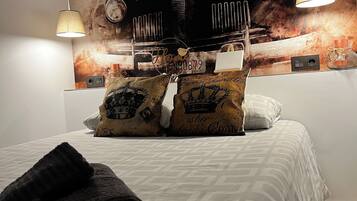 1 slaapkamer, een strijkplank/strijkijzer, wifi, beddengoed