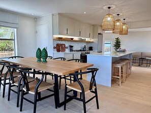 Dining - Pikkewyntjie | Sea view | Small families (Vermont)