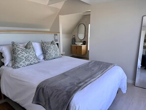 3 bedrooms, desk, iron/ironing board, free WiFi - Pikkewyntjie | Sea view | Small families (Vermont)