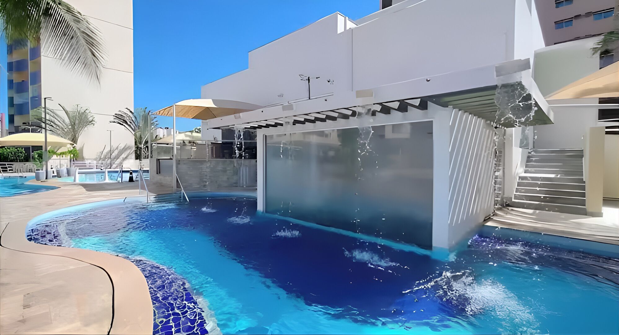 Innenpool, Außenpool