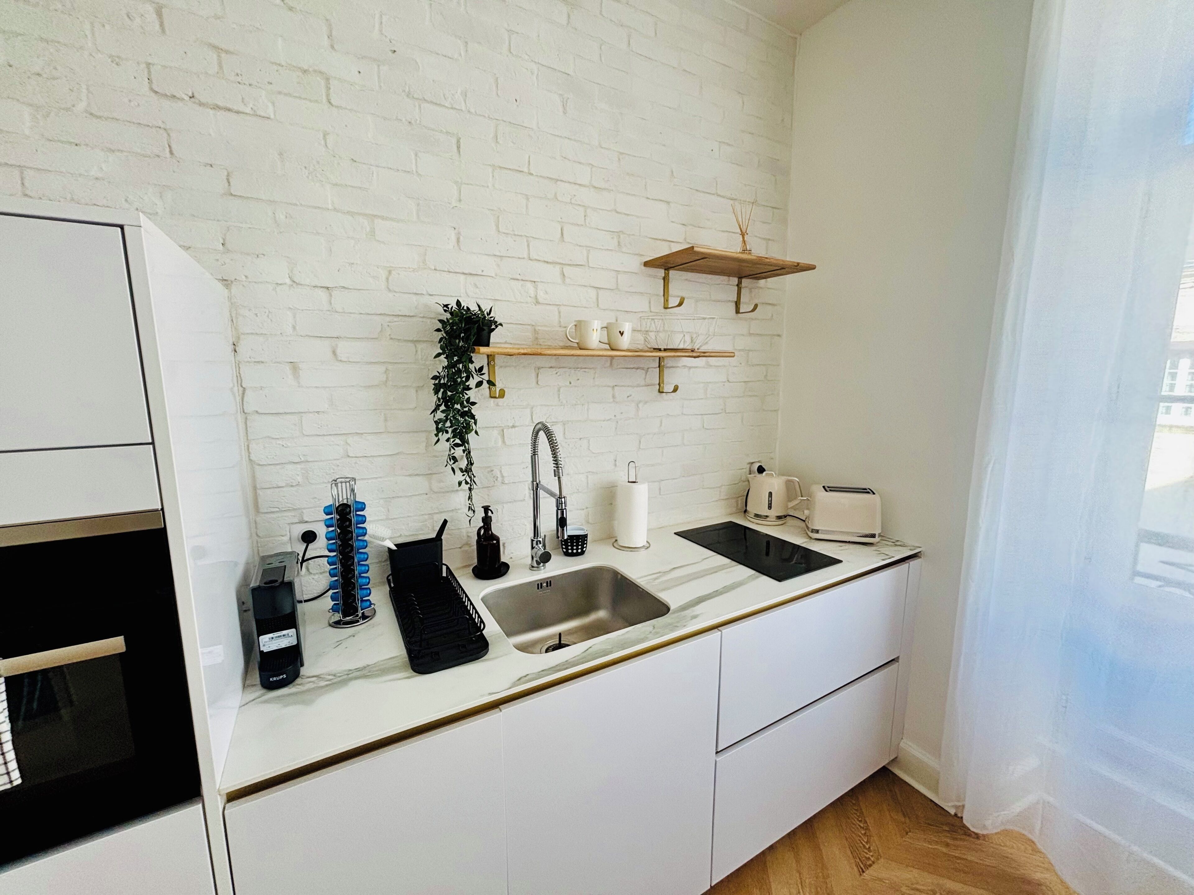 Micro-ondes, four, plaque de cuisson, lave-vaisselle