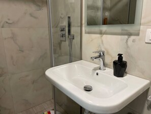 Estúdio, 1 quarto | Banheiro