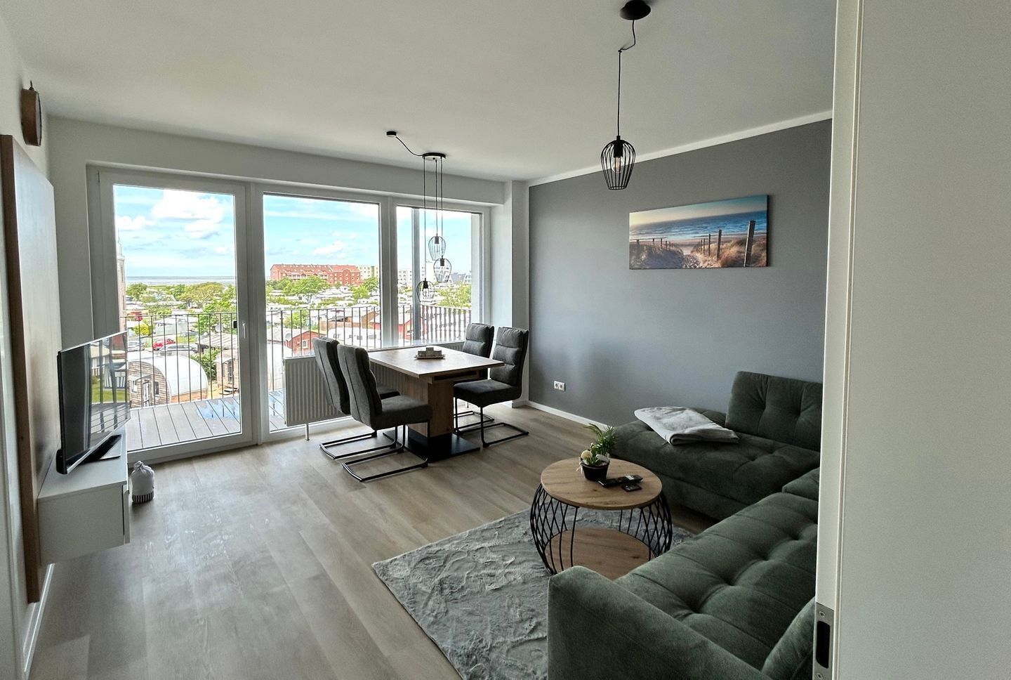 TV, ping pong, stereo