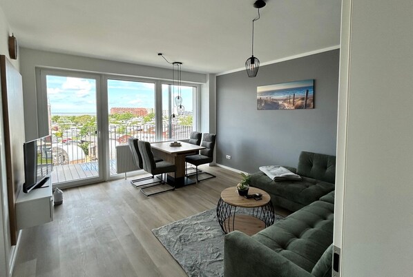 Unclassified image, 1 of 17, button