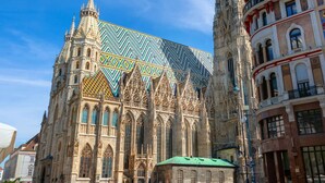 St. Stephen's Cathedral with intricate Gothic architecture and a prominent spire. - Modern 2BR Apt Near Karlsplatz (Vienna)