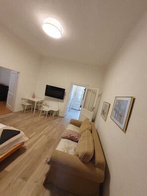 Basic Apartment | Exterior