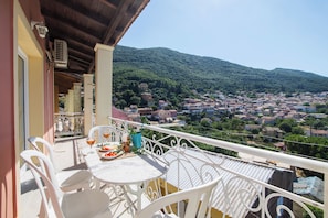 別墅, 露台, 山景 | 陽台
