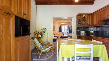 Villa, balkon, uitzicht op bergen | Privékeuken