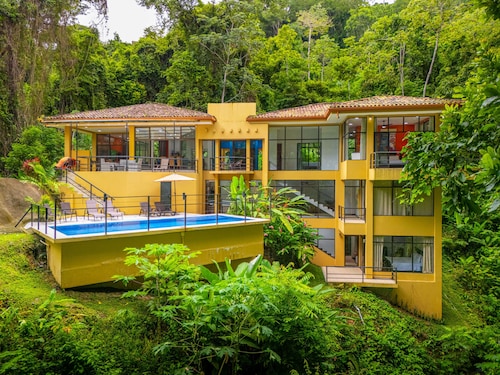 Stunning 5-bedroom retreat near Jaco, nestled in lush jungle surroundings, private pool