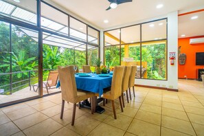 تناول الطعام