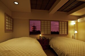 3 slaapkamers, een strijkplank/strijkijzer, internet, beddengoed