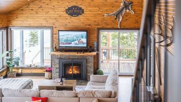 Télévision, cheminée