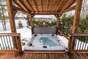 Bain à remous extérieur