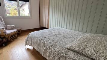 3 bedrooms, free WiFi, bed sheets