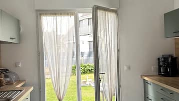 Microondas, horno, placa de cocina, lavavajillas